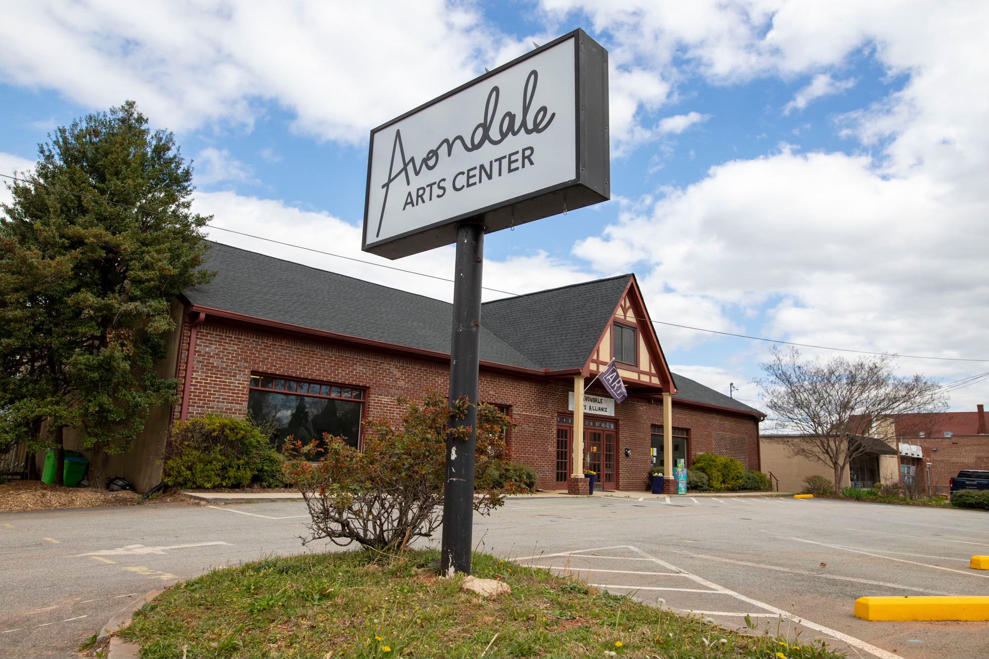 The exterior of the Avondale Arts Center The exterior of the Avondale Arts Center. Isadora Pennington