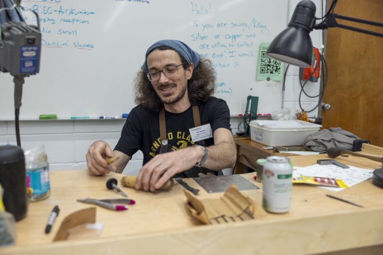 Arrowmont offers both short and long term residencies, providing opportunities for artists of all media the chance to immerse themselves in the Arrowmont craft community. Arrowmont offers both short and long term residencies, providing opportunities for artists of all media the chance to immerse themselves in the Arrowmont craft community. Arrowmont School of Arts and Crafts