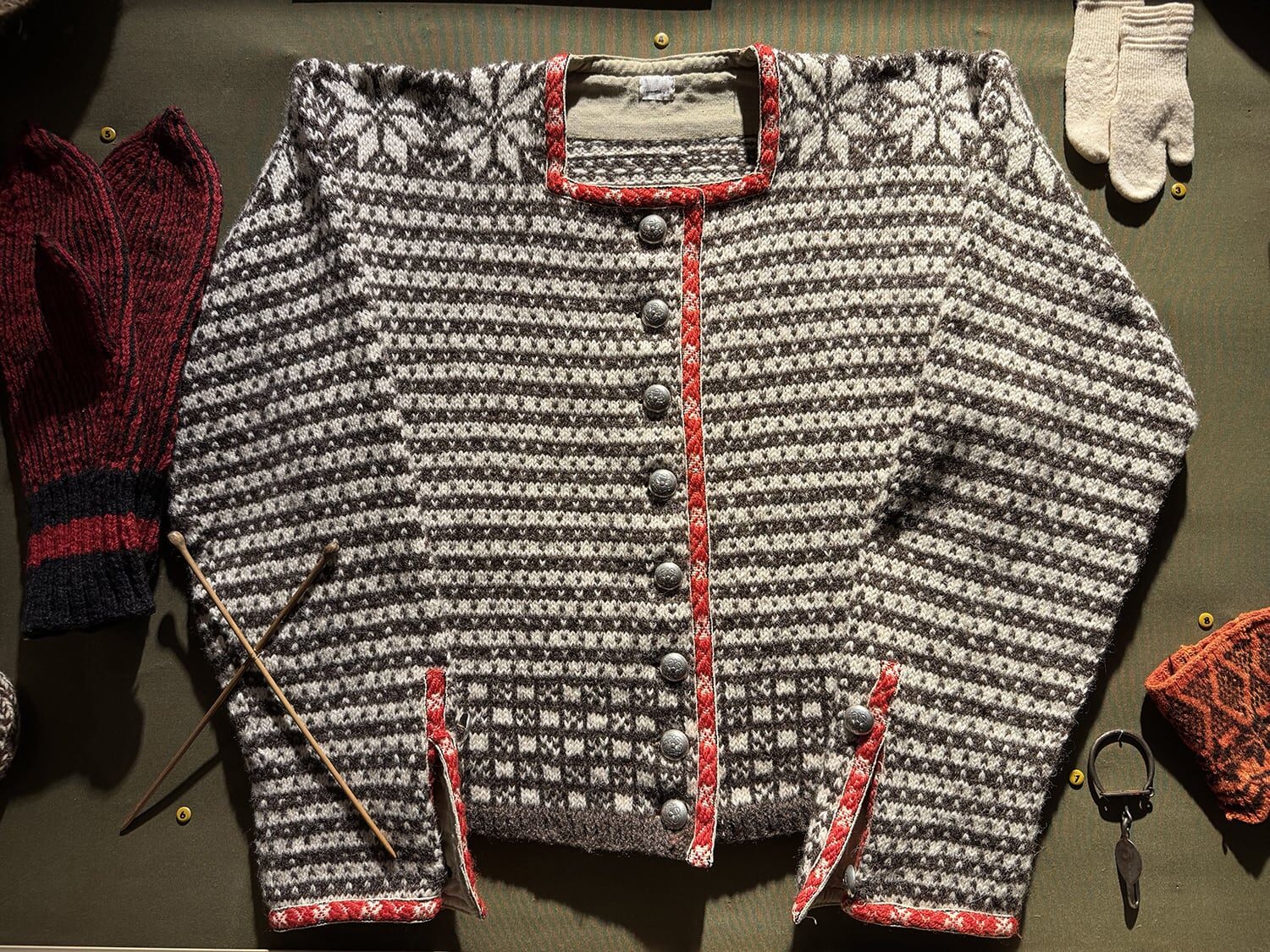 Knit a Fana Sweater. Vesterheim