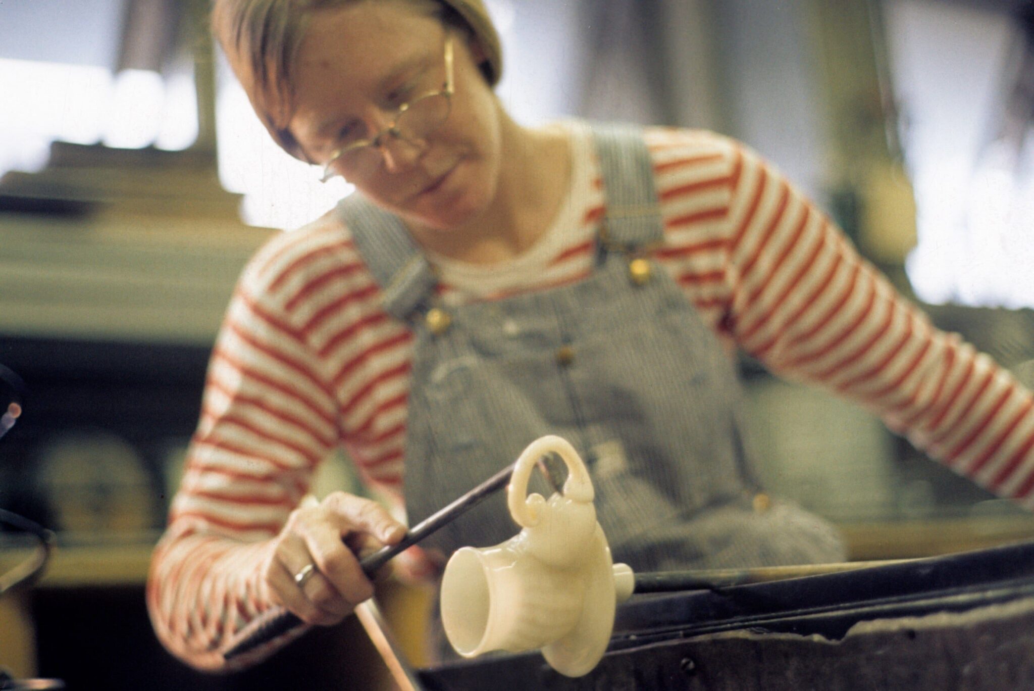 Paula Bartron at the bench in the glass studio, University of California, Berkeley, 1971. Photo from the Marvin Lipofsky Papers, Rakow Research Library, MS-0185, Corning Museum of Glass. Courtesy of Corning Museum of Glass