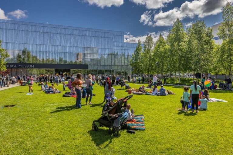 Lunch on the Lawn. Credit: Anchorage Museum Lunch on the Lawn. Credit: Anchorage Museum