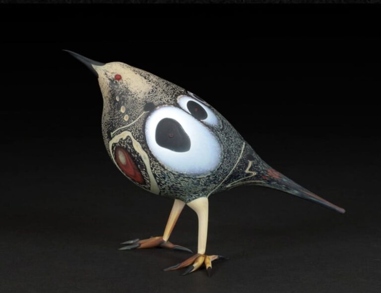 Bird, flameworked glass, by Shane Fero. Image courtesy of Shane Fero Bird, flameworked glass, by Shane Fero. Image courtesy of Shane Fero