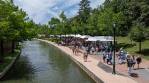 The Woodlands Waterway Arts Festival. Mauricio Ramirez