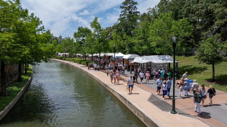 The Woodlands Waterway Arts Festival. Mauricio Ramirez