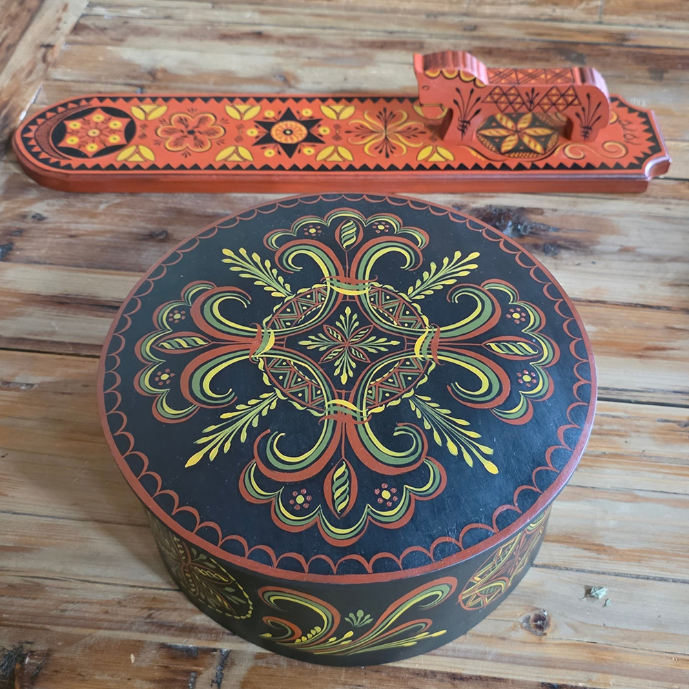 Viksdal-Style Rosemaling. Vesterheim