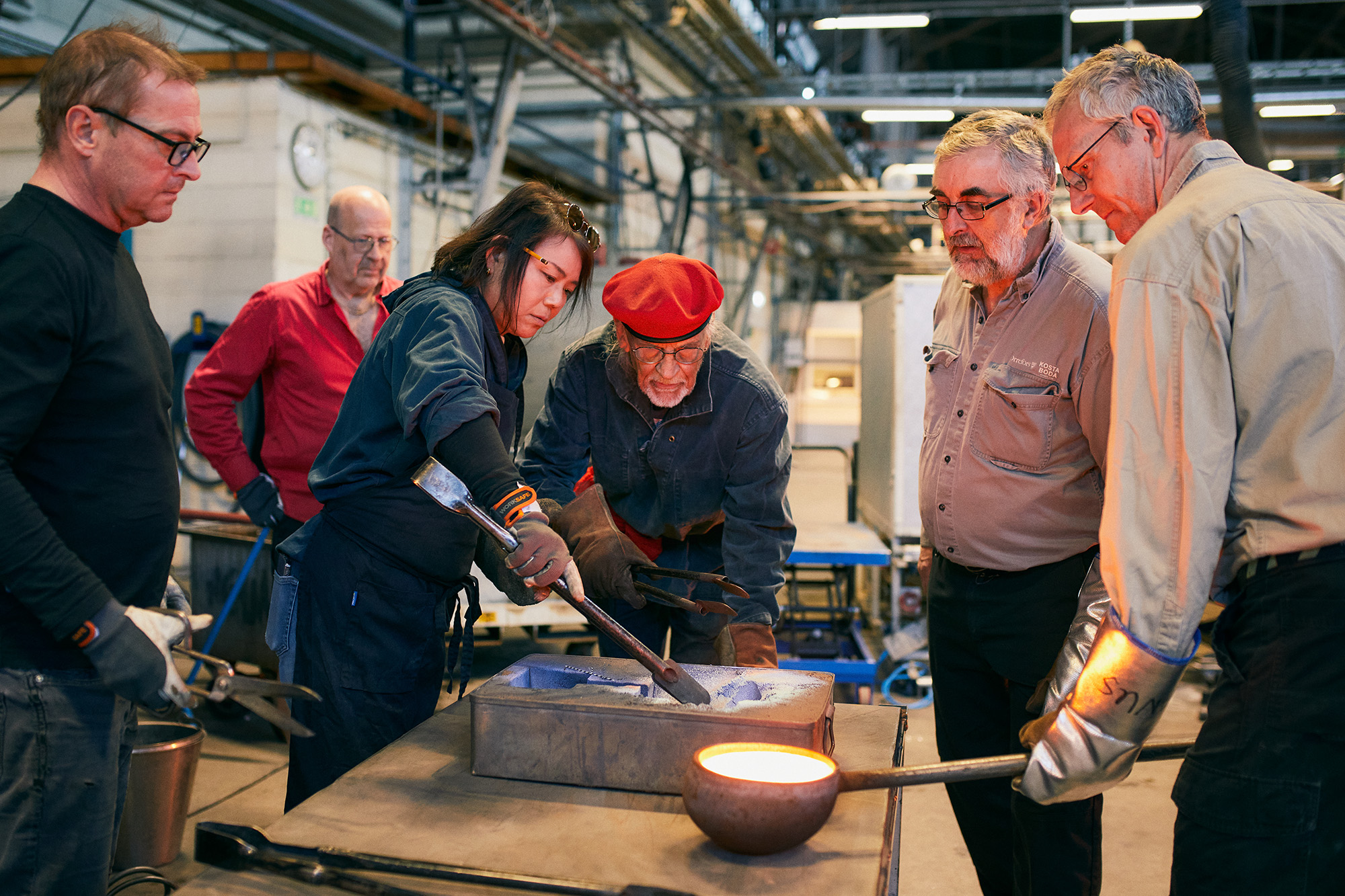 Bertil Vallien and Hot Shop Team. Courtesy of Kosta Boda