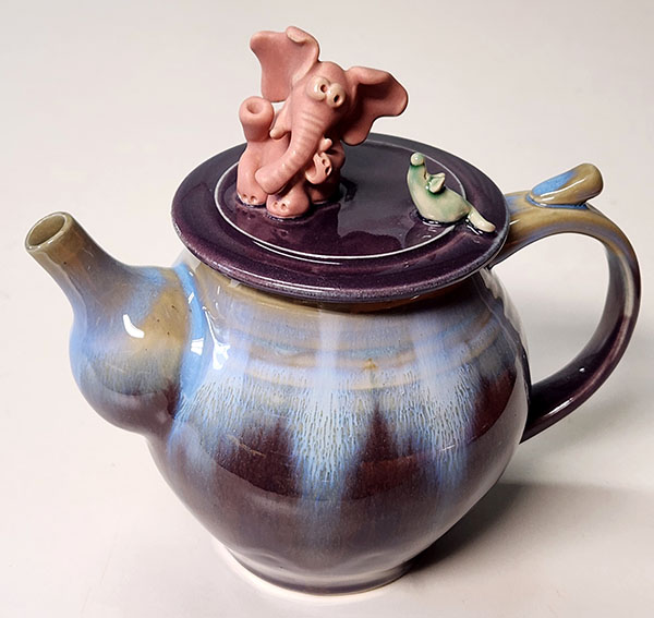 Teapot with Elephant and Mouse Teapot with Elephant and Mouse. Paveen Beer Chunhaswasdikul