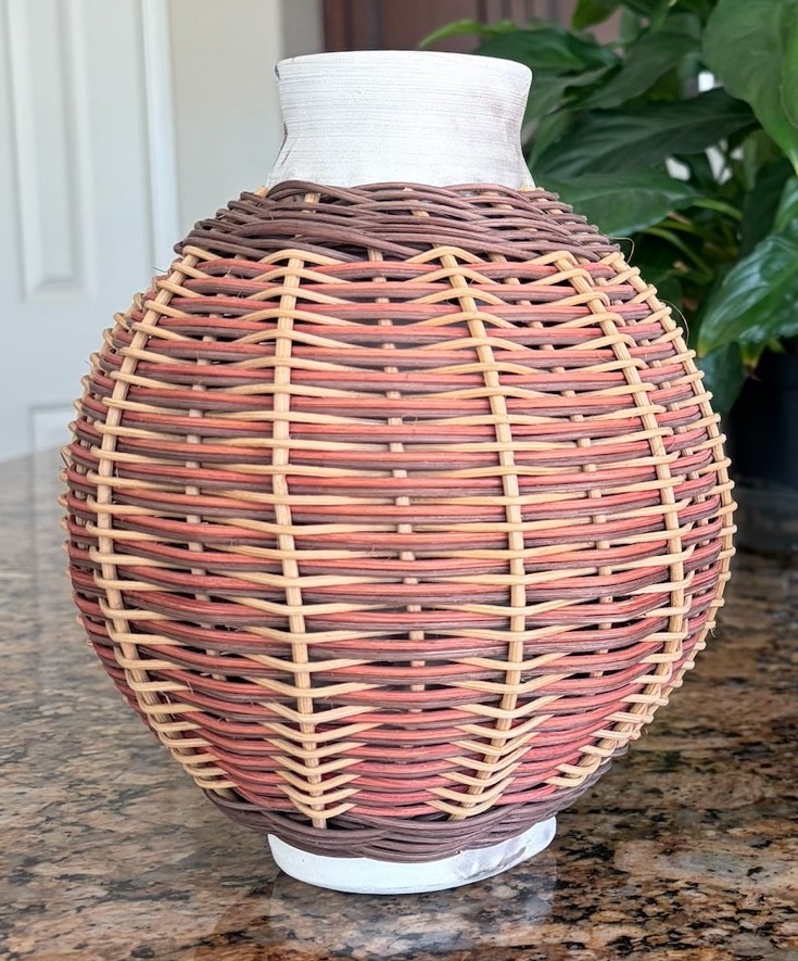 Round Vase with Ridge Weave. Marsha Orr