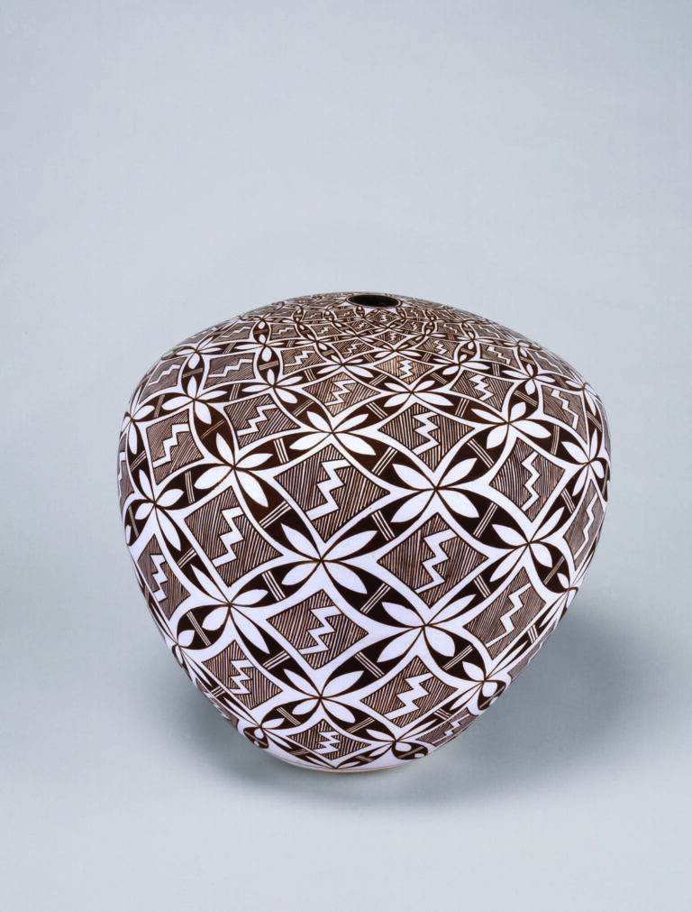 Marie Zieu Chino, Seed Jar, 1982; Clay, 12 x 13 in.; National Museum of Women in the Arts, Gift of Wallace and Wilhelmina Holladay. Photo by Lee Stalsworth