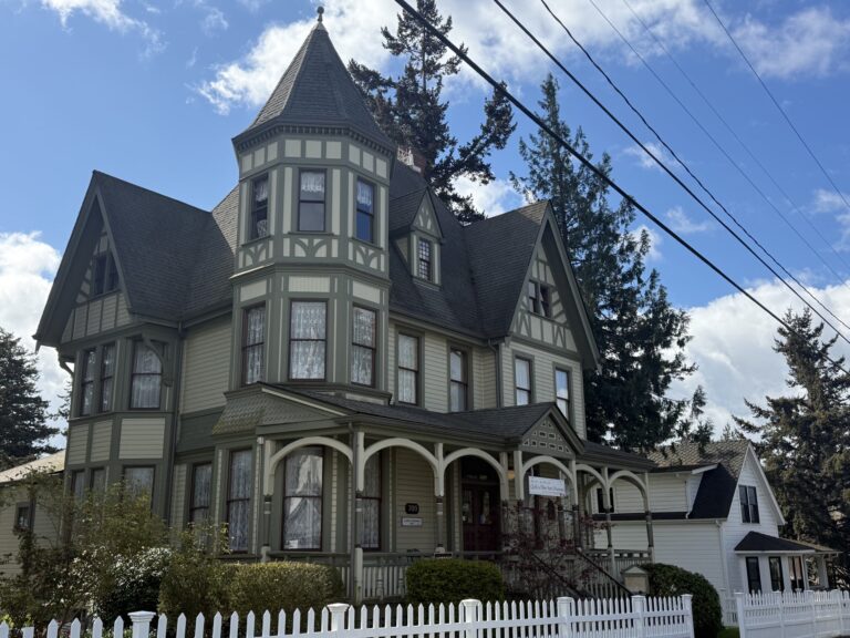 Gaches Mansion Side. Sarah LaBarre