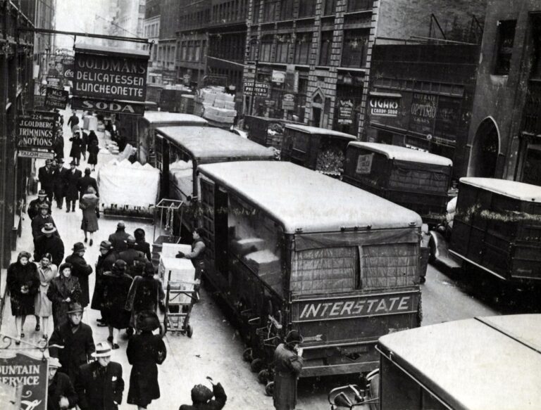 M&S Schmalberg’s original storefront in New York City’s Garment District, photographed in the early 1940s. NY Public Library