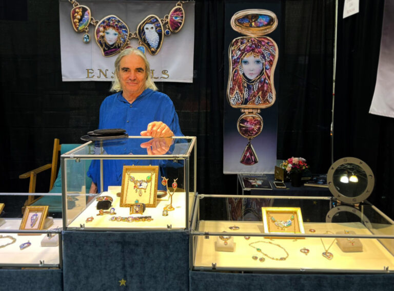 Mona Enamels booth