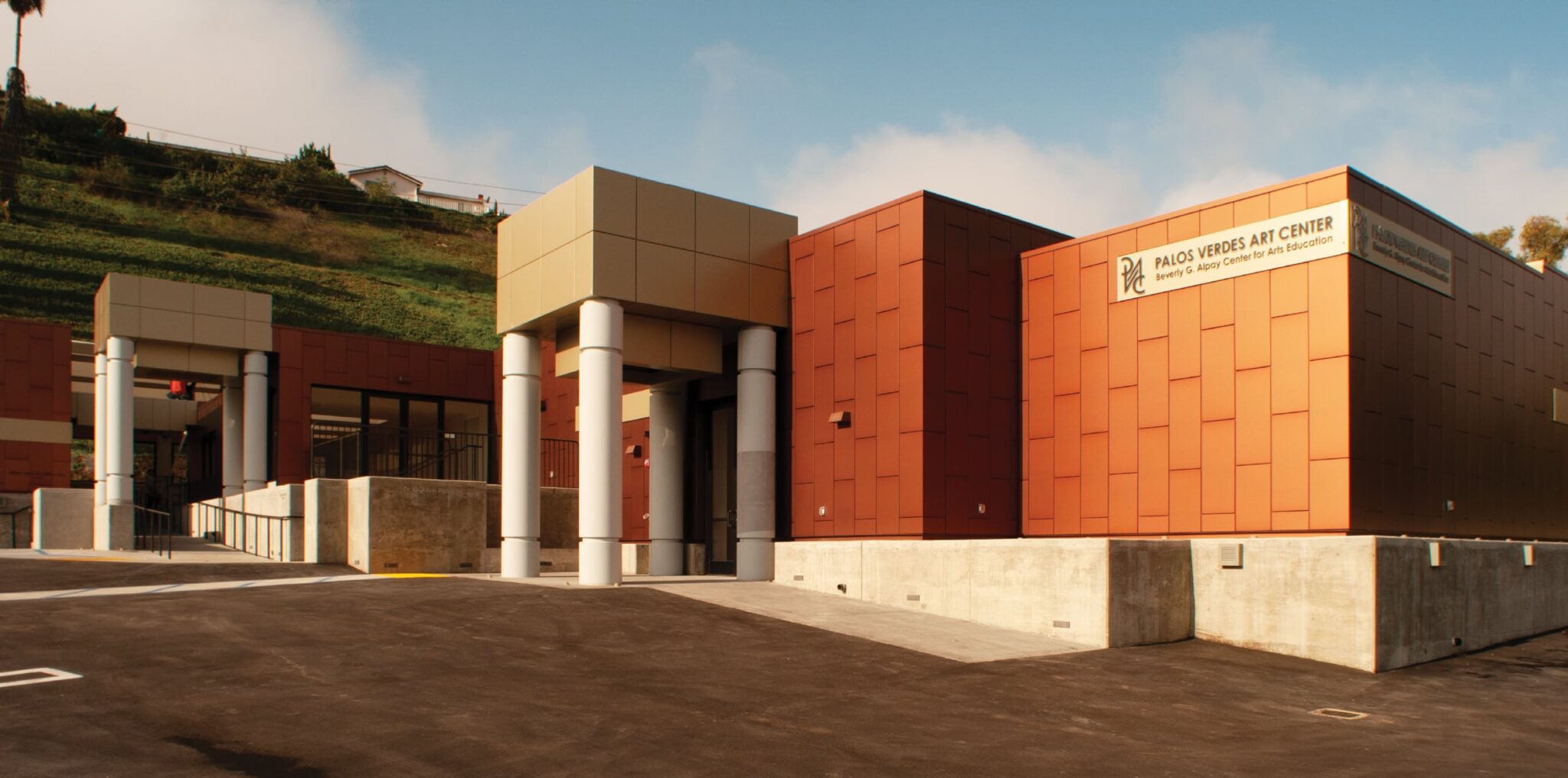 Palos Verdes Art Center / Beverly G. Alpay Center for Arts Education Palos Verdes Art Center / Beverly G. Alpay Center for Arts Education. PHOTO: David Fairchild