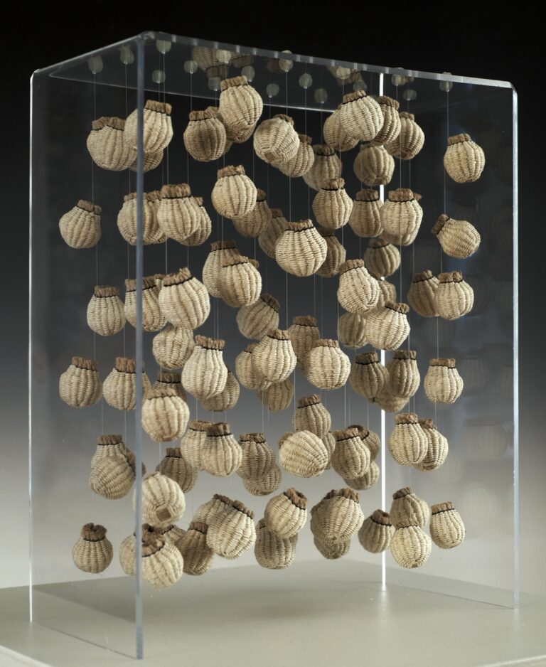 Saaraliisa Ylitalo, 101 Years, 19.5″ x 16″ x 8″, Twinned basktry, Waxed linen Saaraliisa Ylitalo, 101 Years, 19.5" x 16" x 8", Twinned basktry, Waxed linen.